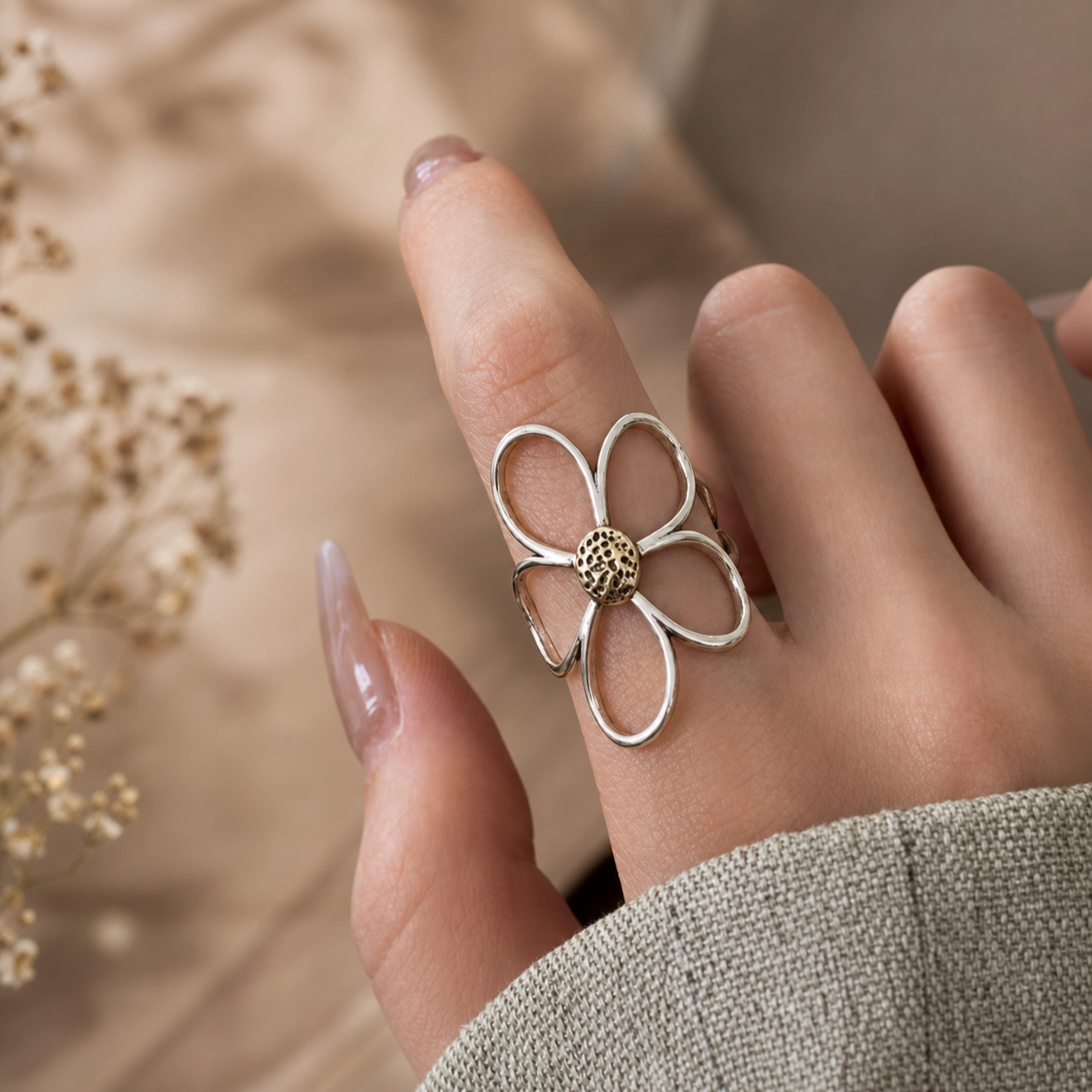 Silver-Tone Spotted Center Flower Ring,Studio7Fashion