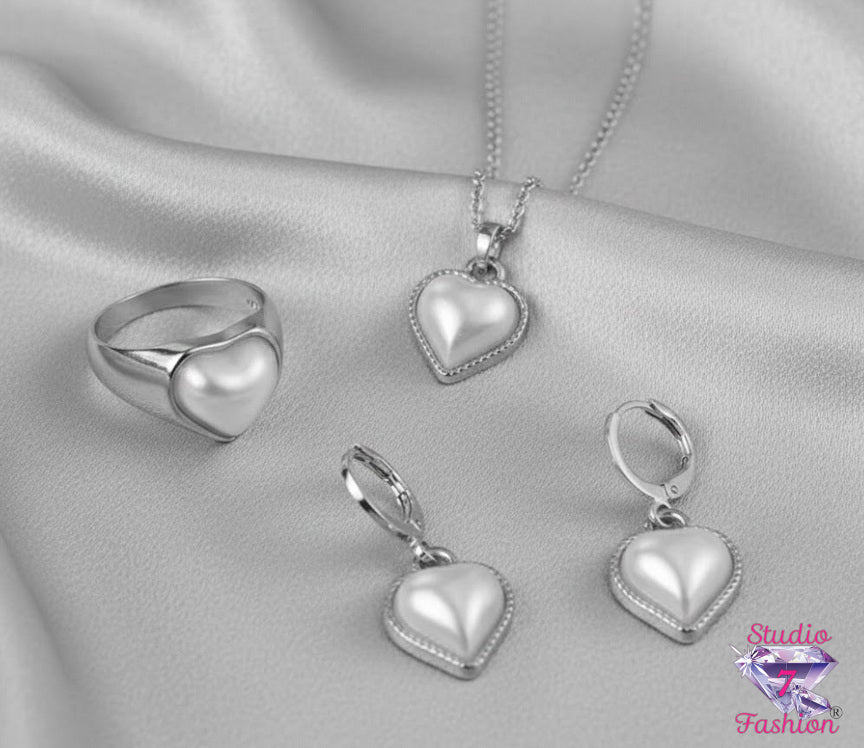 Sweetheart Pearl Set