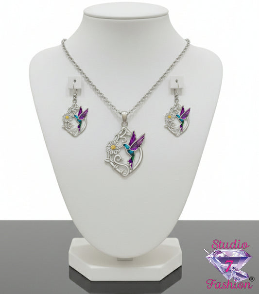 Hummingbird and Daisy Necklace Earring Set