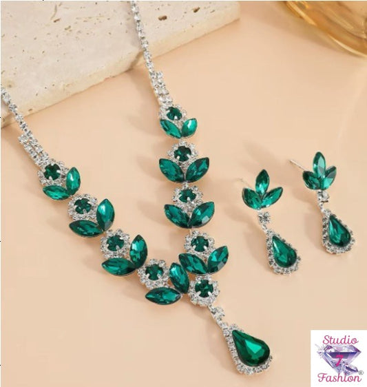 Emerald Garden Glamour Jewelry Set