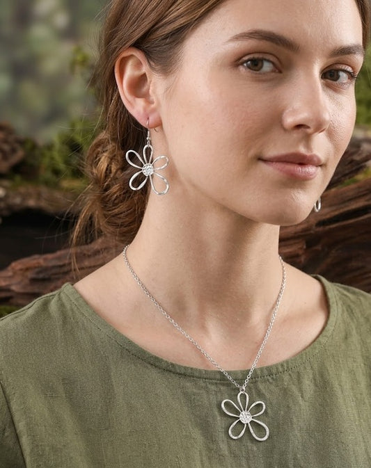 Daisy Silhouette Necklace and Earring Set