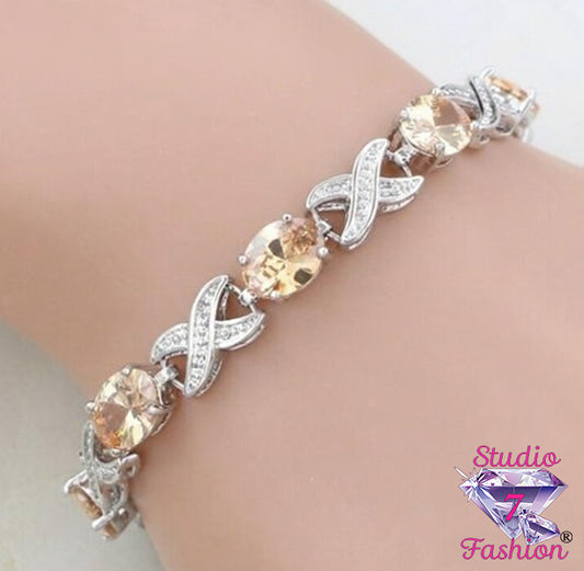 Hugs and Kisses Bracelet Champagne
