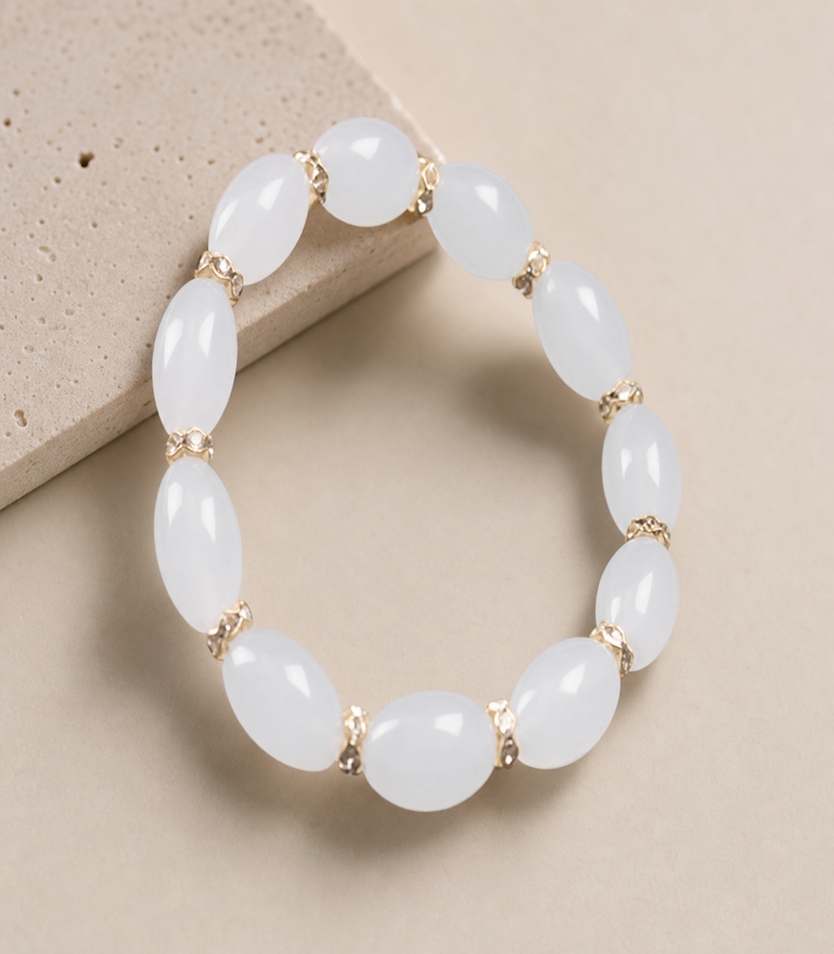 bracelet, beaded bracelet, white bracelet, gold-tone bracelet, fashion jewelry, women's jewelry, everyday jewelry, gift idea,Studio7Fashion