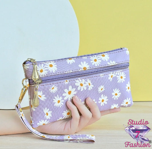 Daisy Dreams Wristlet Purple