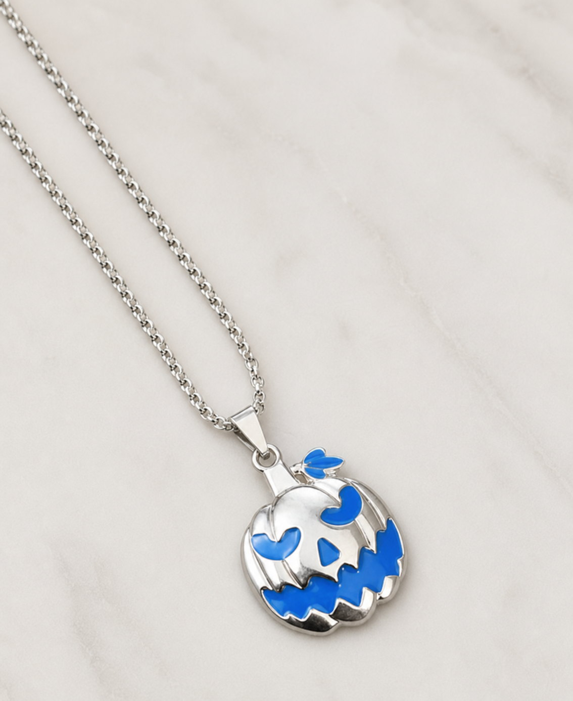 necklace, pendant necklace, blue jewelry, silver-tone jewelry, scalloped pendant, everyday jewelry, gift,Studio7Fashion