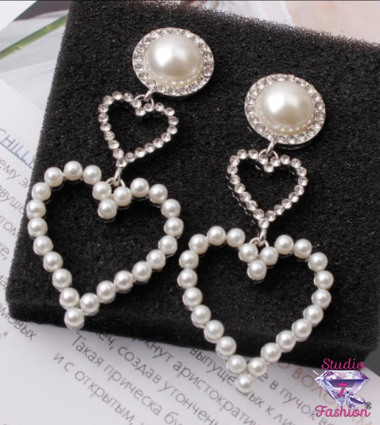Dazzle Pearl Heart Earrings